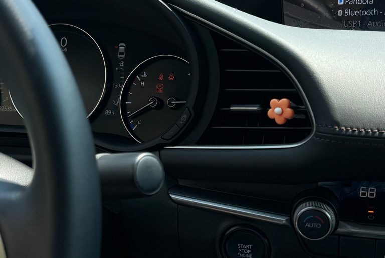 Read more about the article Summer Driving Safety Tip #3: Maintain a comfortable driving environment.